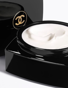 CHANEL COCO NOIR
