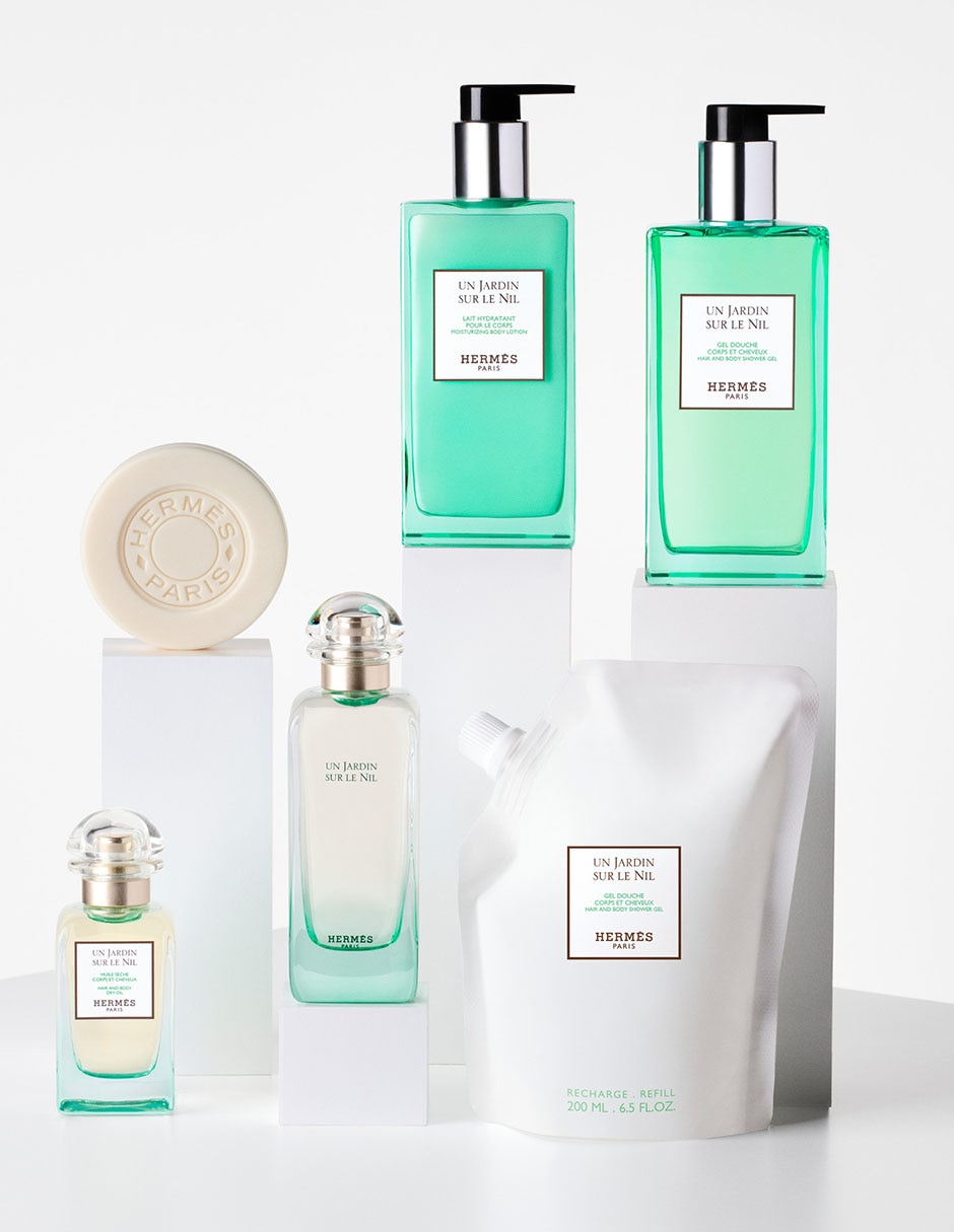 Leche corporal recomendada para hidratar día y noche Bath Line para todo tipo piel
