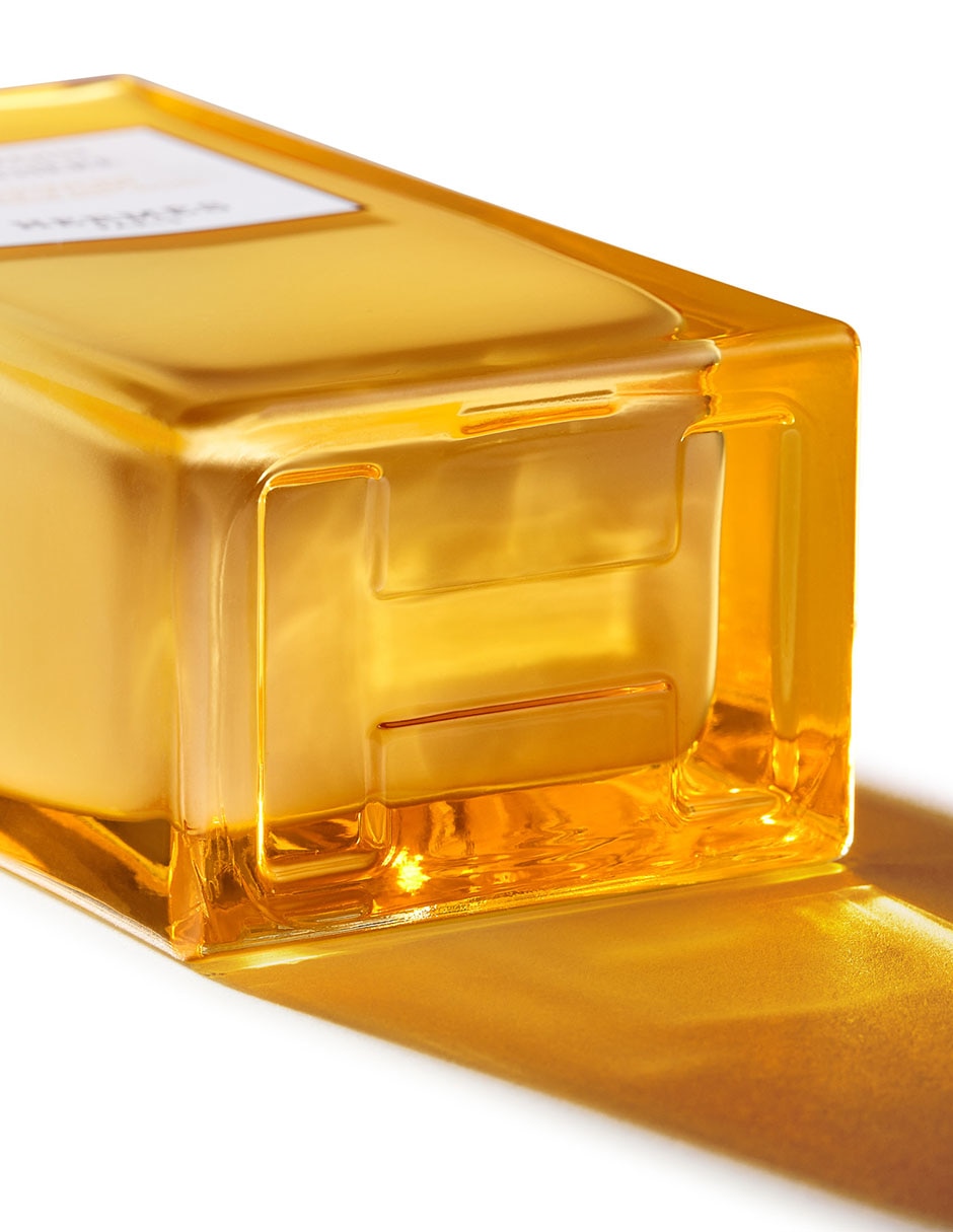 Leche corporal recomendada para hidratar día y noche Bath Line para todo tipo piel