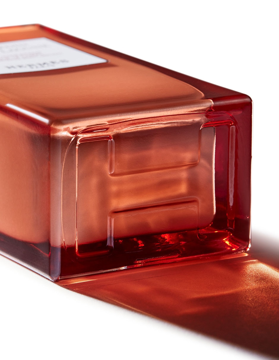 Leche corporal recomendada para hidratar día y noche Bath Line para todo tipo piel
