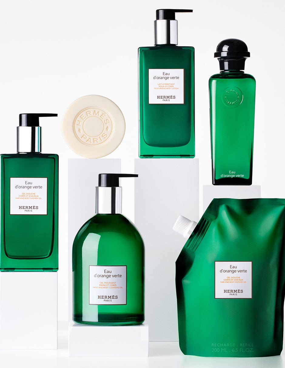 Leche corporal recomendada para hidratar día y noche Bath Line para todo tipo piel
