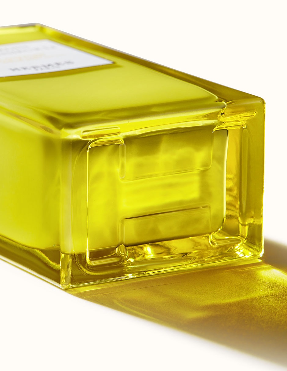 Leche corporal recomendada para hidratar día y noche Bath Line para todo tipo piel