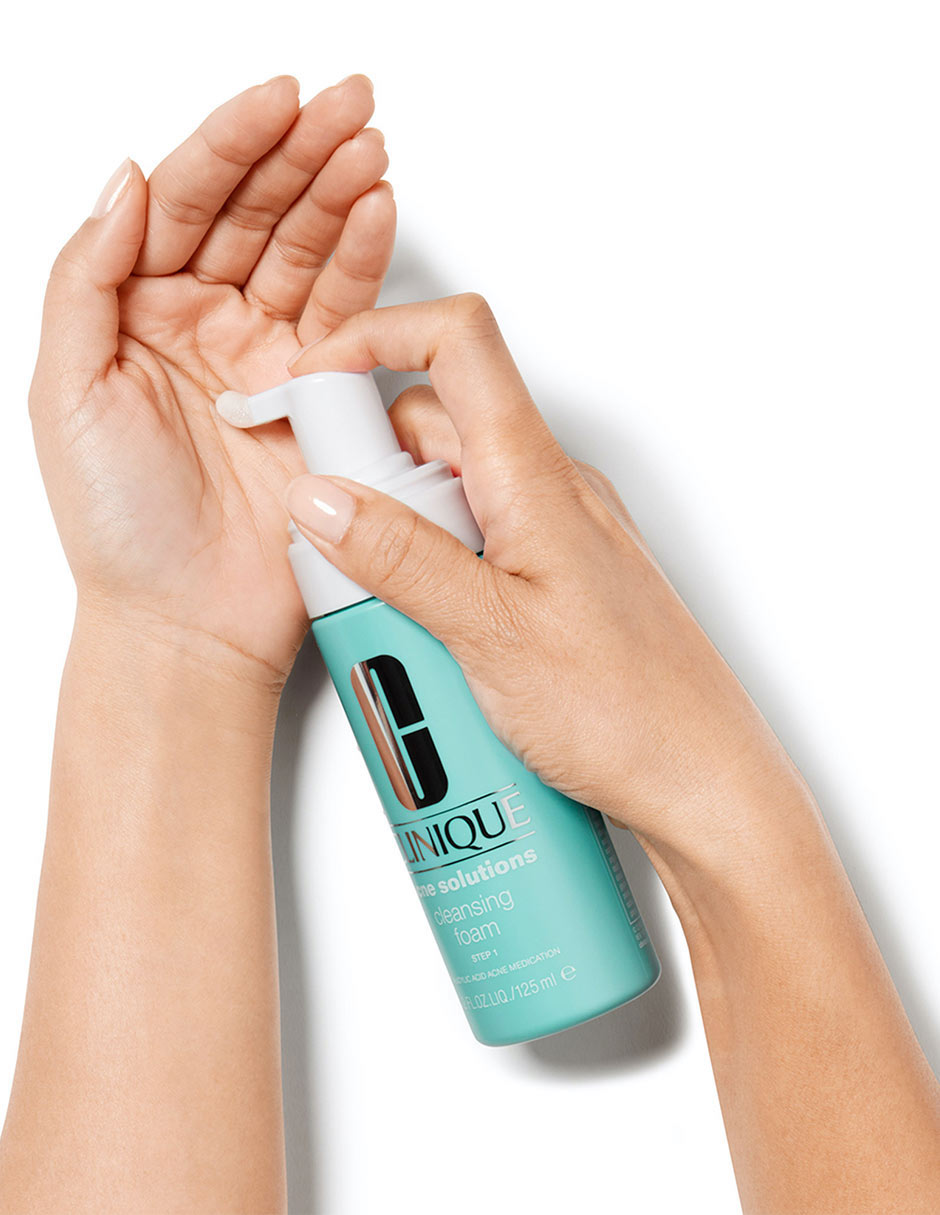 Limpiador facial Anti-Blemish Solutions Cleansing Foam para acné 4